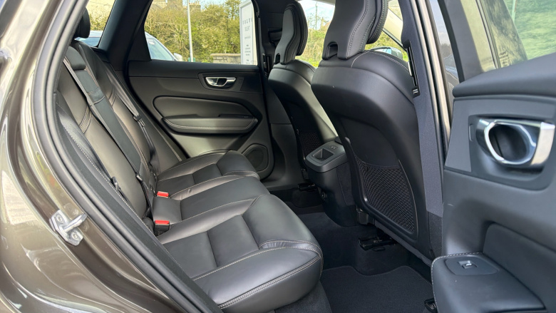 Volvo Xc60 2.0 B5P [250] Inscription Pro 5dr AWD Geartronic Petrol Estate